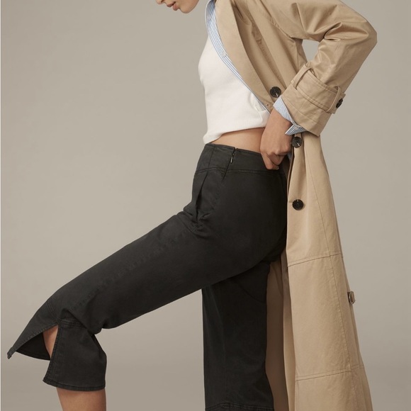 Pilcro Charcoal Cropped Capris - Picture 2 of 7